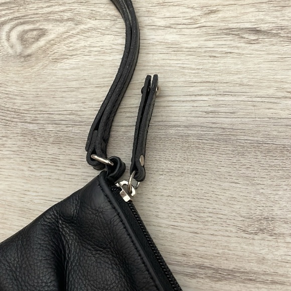 Audrey Brooke Black Genuine Leather Wristlet Silver Hardware Approx 7.5" x 5" - Picture 3 of 8